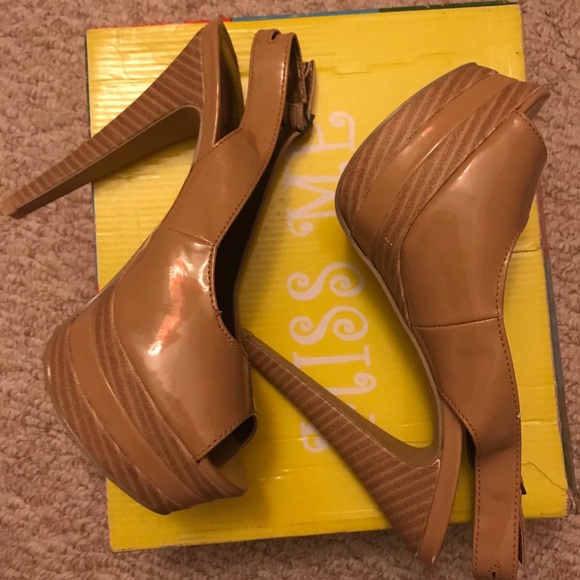 Never worn Miss me tan heel - Picture 2 of 4